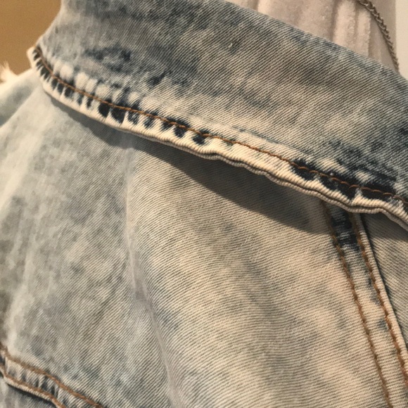 Crop Jean Jacket - Picture 4 of 5